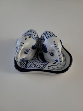 Blue & White Ceramic Elephant Salt and Pepper Set with Tray